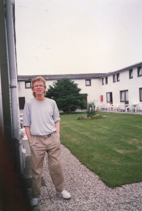 Ich mit 18 Jahren. Da waren wir wohl 1 Woche auf Fehmarn, zur Surf-Schule.